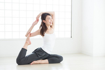 6 động tác Yoga giảm đau bụng kinh trong ngày ĐÈN ĐỎ